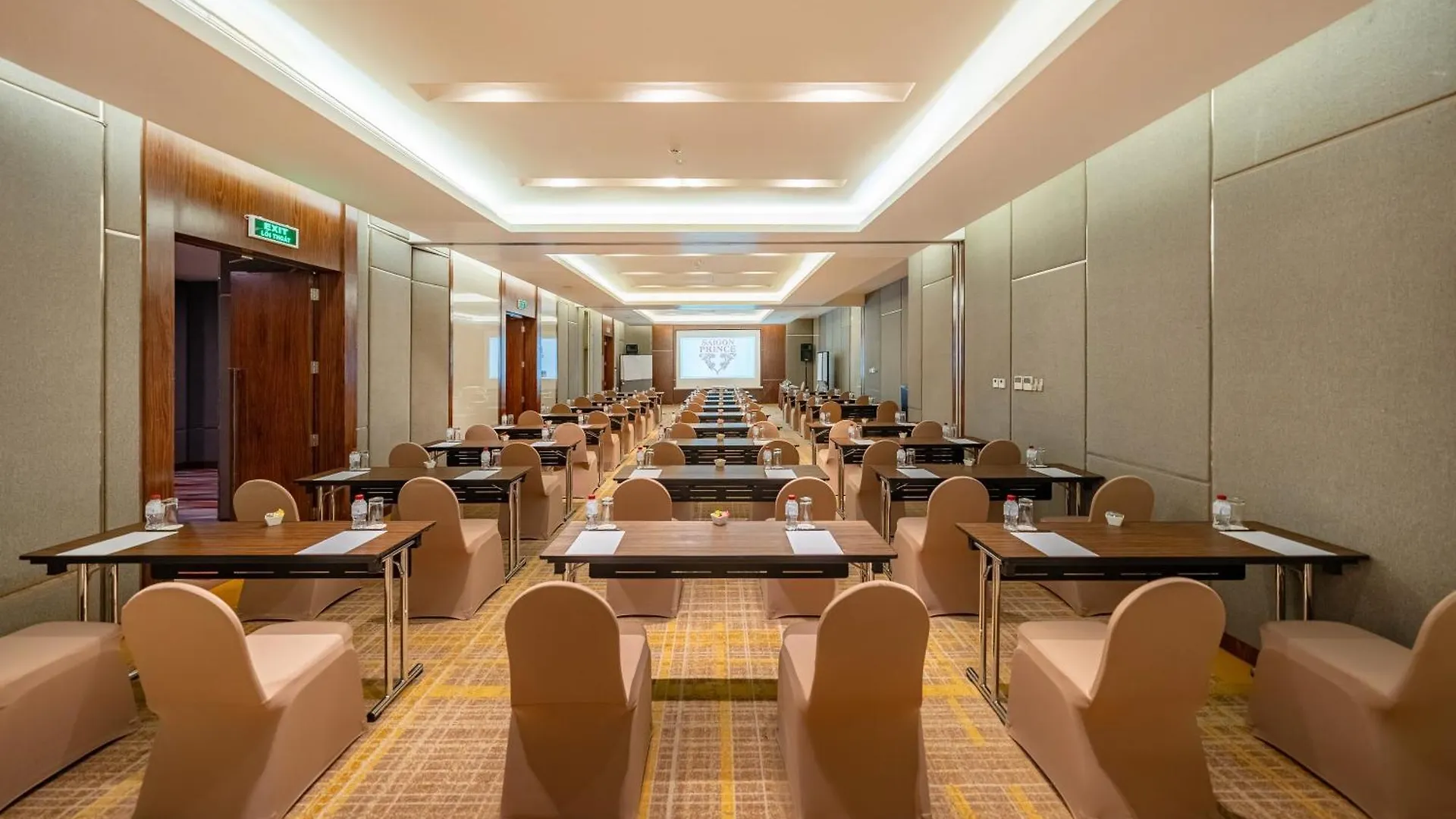 Saigon Prince Hotel Хошимин