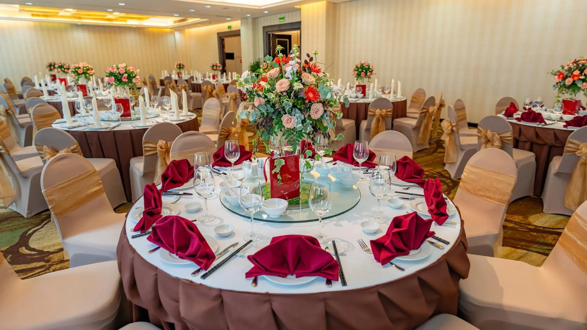 Saigon Prince Hotel Хошимин